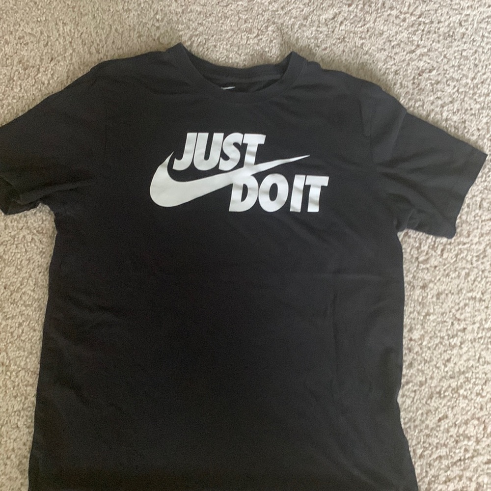 ⭐️BOGO⭐️ Mens Nike Medium T-Shirt
